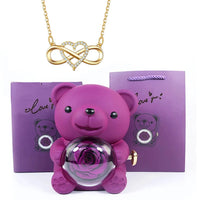 Viola Con Collana Oro